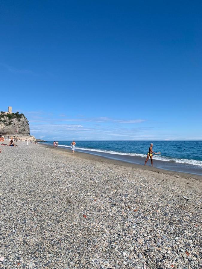 Koala Apartamento Finale Ligure Exterior foto